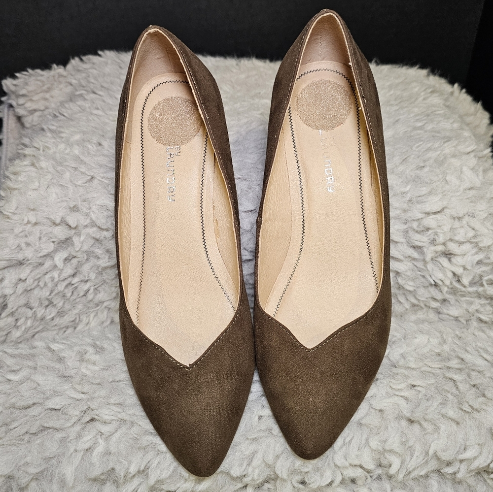 Size 7.5 CL by Laundry Brown Suede Wedge Pumps Elegant Minimalist Design